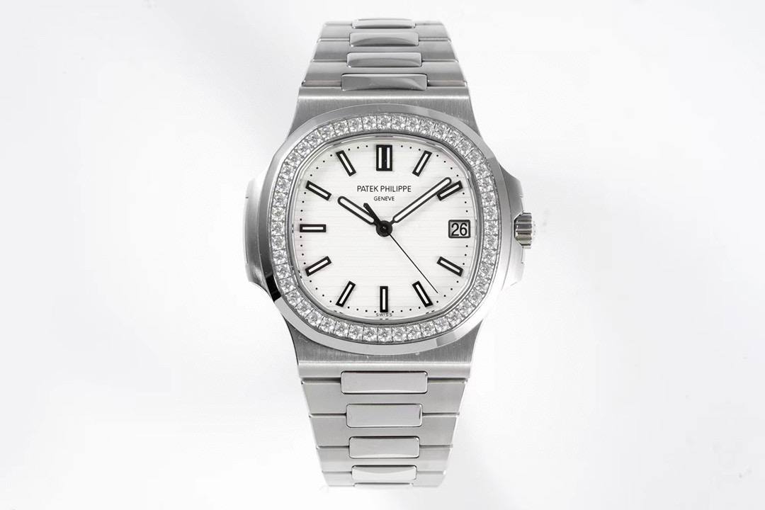 Patek Philippe Nautilus 5711 White Dial Baget Taşlı