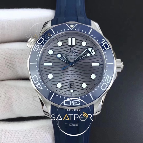 Omega Eta Saat 42 mm  2018 Seamaster Diver 300M VSF  Blue Ceramic Gray Dial on Blue