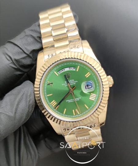 Rolex Saat Day Date Otomatik 41mm Roma Rakamlı Yeşil Kadran Tırtıklı Bezel